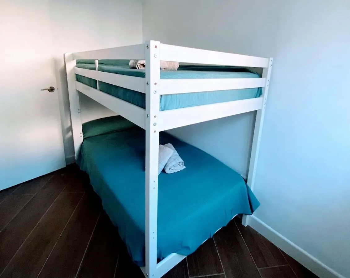 Apartamento Precioso apartamento junto a playa y con piscina. Málaga España